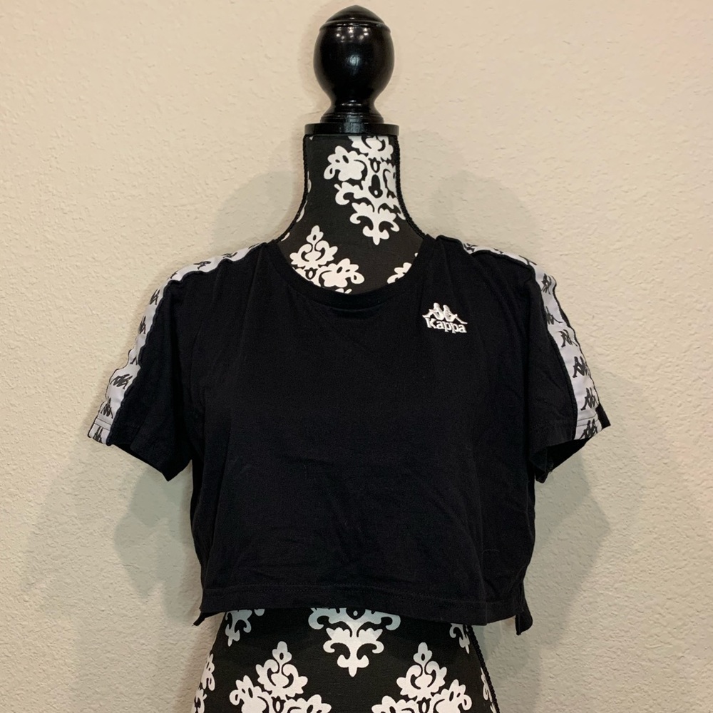 Kappa Cropped T-shirt Size: Small